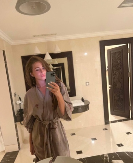 Çekmeköy Çevresinde 5 Yıldızlı Otel Servisi Escort Elena
